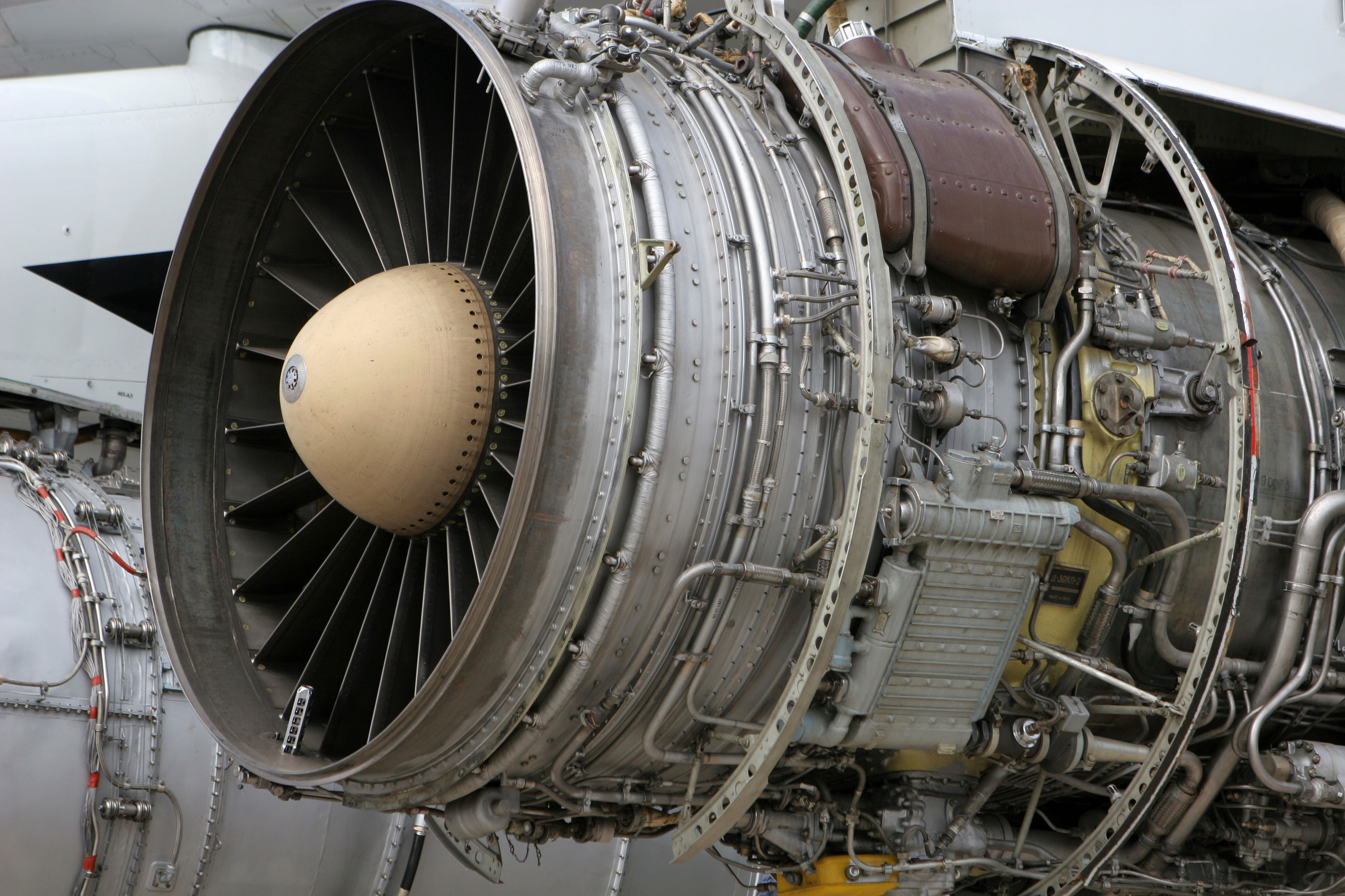 uncovered jet engine
